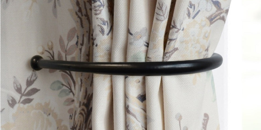 Laura Ashley Ball End Holdback Black